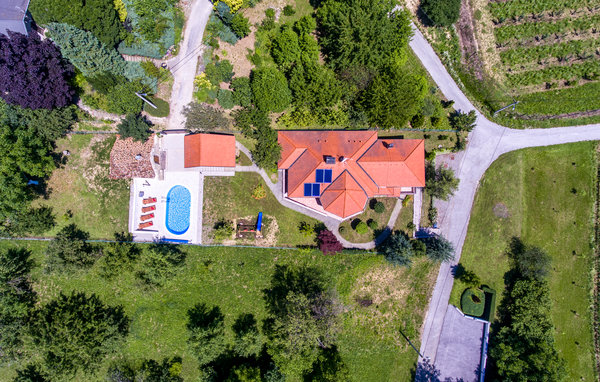 Feriehus - Varazdin-Varazdin Breg , Kroatia - CCC098 84