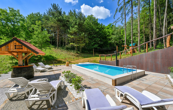 Semesterhus - Varazdin-Klenovnik , Kroatien - CCC328 11
