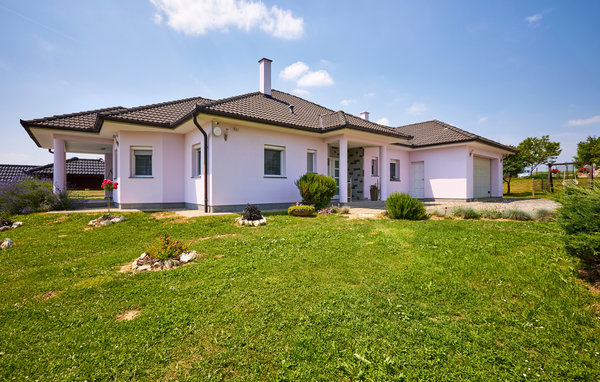 Semesterhus - Krizevci , Kroatien - CCC386 81