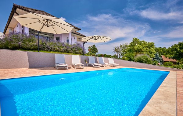 Semesterhus - Krizevci , Kroatien - CCC386 13
