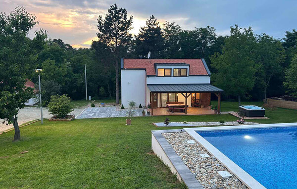 Semesterhus - Durdevac - Cepelovac , Kroatien - CCC582 12