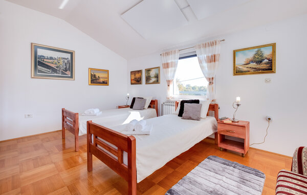 Semesterhus - Zagreb-Brezane Lekenicke , Kroatien - CCC660 604