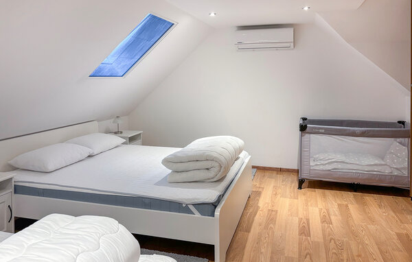 Holiday Home - Ivanec , Croatia - CCC711 602