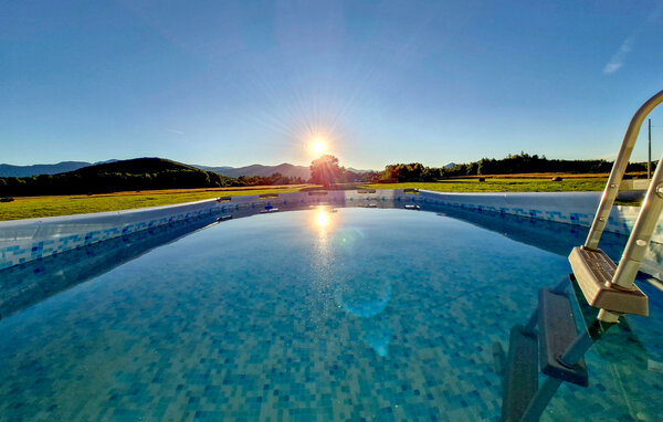 Kuća-za-odmor - Gospic-Debelo Brdo , Hrvatska - CCL086 1