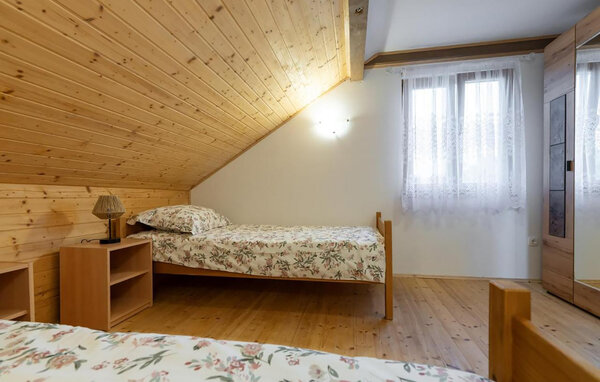 Domy wakacyjne - Otocac- Prozor , Chorwacja - CCL327 603