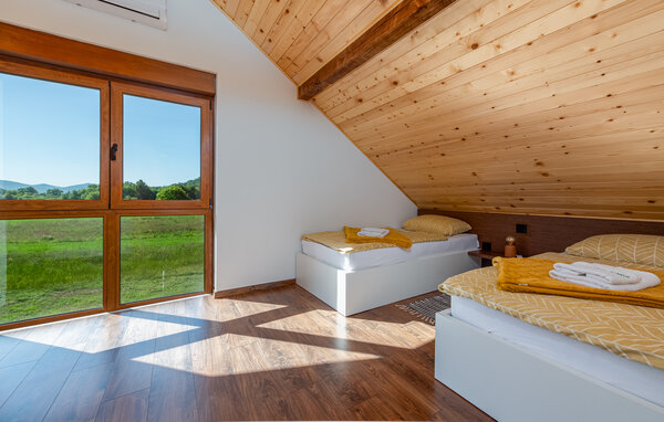 Domy wakacyjne - Gospic-Prvan Selo , Chorwacja - CCL335 604