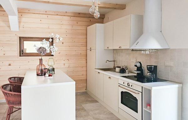 Domy wakacyjne - Gospic-Smiljan , Chorwacja - CCL352 401