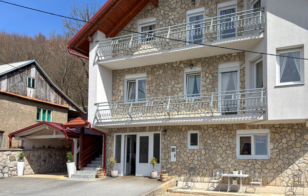 Domy wakacyjne - Gospic - Buzim , Chorwacja - CCL365 2