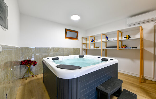 Holiday Home - Karlovac , Croatia - CCL388 801