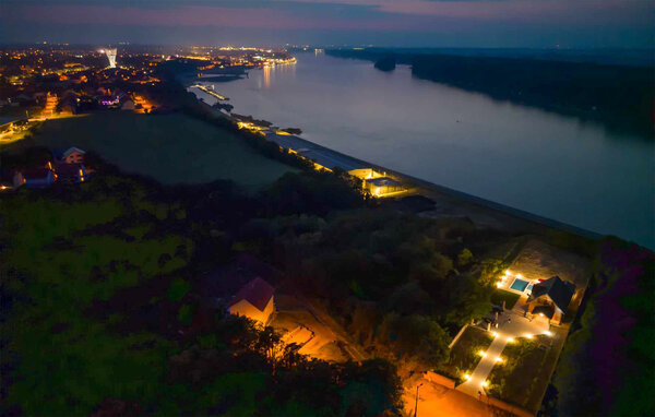 Feriehuse - Vukovar , Kroatien - CCS109 83