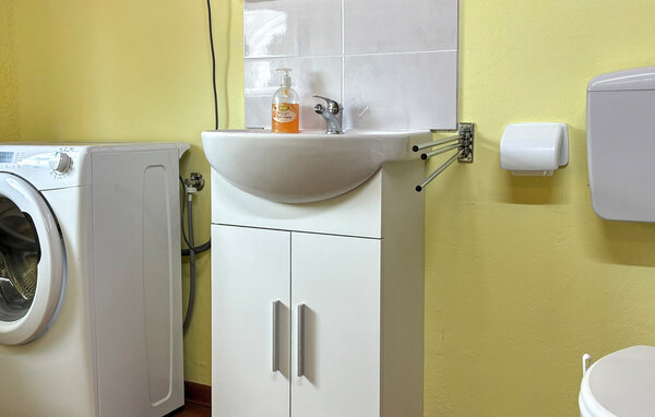 Semesterhus - Batina , Kroatien - CCS130 701