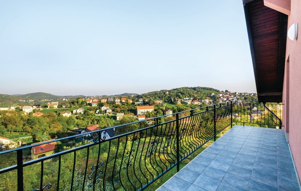 Semesterhus - Zagreb , Kroatien - CCZ040 103