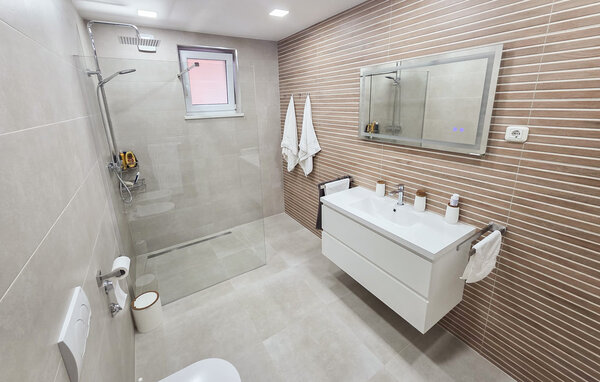 Feriehus - Zagreb-Sesvete , Kroatia - CCZ265 701