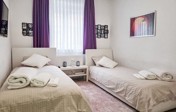 Feriehus - Zagreb-Sesvete , Kroatia - CCZ265 603