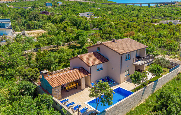 Gezinsvriendelijk en mooi vakantiehuis met fantastisch uitzicht op het platteland en de zee in Starigrad-Rovanjska.

In het huis vindt u een moderne inrichting en alles wat uw hartje begeert voor een ..