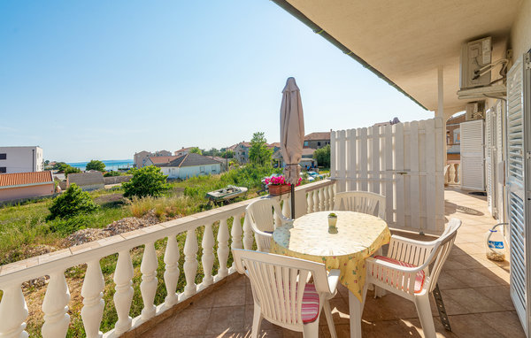 Geniet van een onvergetelijke vakantie in deze vakantiewoning met terras en uitzicht op zee.

Welkom in deze vakantiewoning op de eerste verdieping met twee slaapkamers, een badkamer en een woonkamer ..