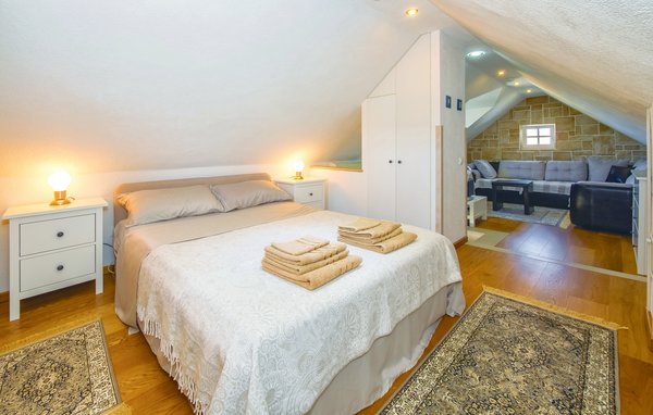 Domy wakacyjne - Brac-Nerezisca , Chorwacja - CDB615 603