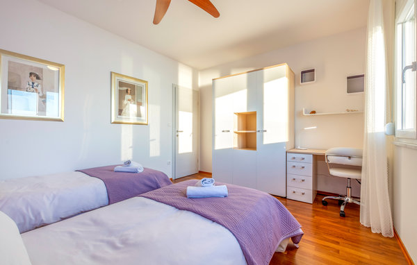 Semesterhus - Omis-Jesenice , Kroatien - CDC247 608