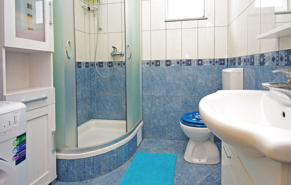 Domy wakacyjne - Omis-Kresevo , Chorwacja - CDE854 701