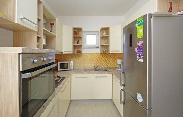 Domy wakacyjne - Omis-Kresevo , Chorwacja - CDE854 402