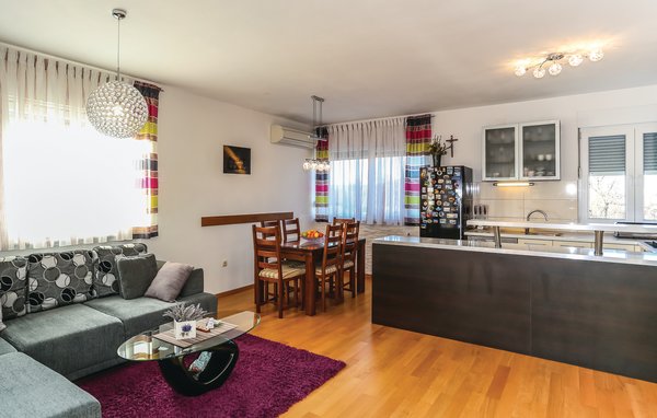 Kuća-za-odmor - Split-Dugopolje , Hrvatska - CDF220 404