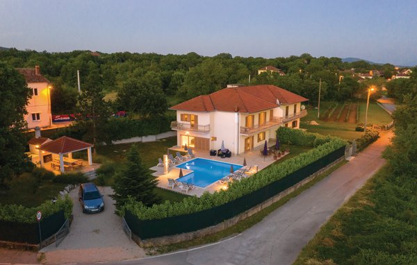 Feriehus - Split-Bisko , Kroatia - CDF274 105