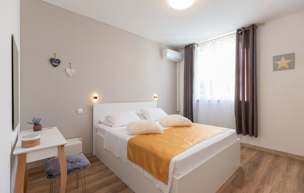 Holiday Home - Makarska-Kamenmost , Croatia - CDF425 605