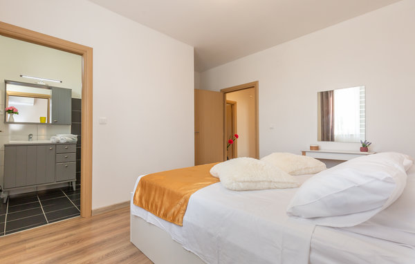 Holiday Home - Makarska-Kamenmost , Croatia - CDF425 606