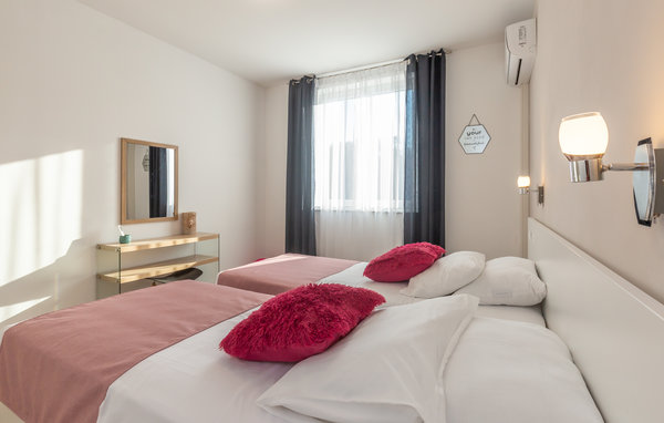 Holiday Home - Makarska-Kamenmost , Croatia - CDF425 615