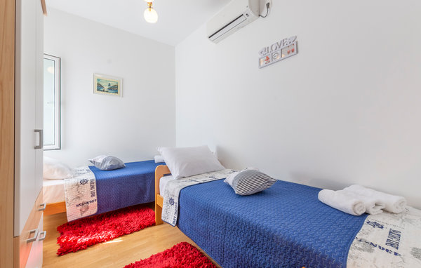 Holiday Home - Omis-Jesenice , Croatia - CDF650 607