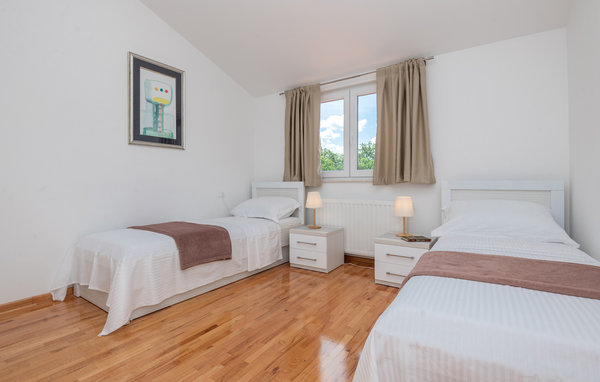 Holiday Home - Makarska-Kamen Most , Croatia - CDF998 604