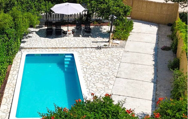Feriehus - Sibenik-Konjevrate , Kroatia - CDJ414 1