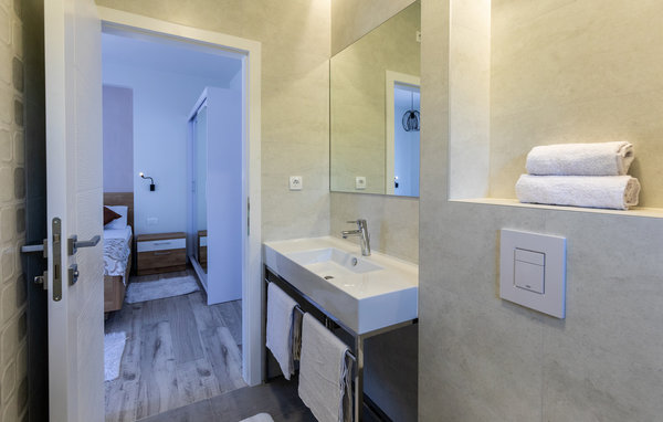 Semesterhus - Ploce-Kremena , Kroatien - CDR511 702