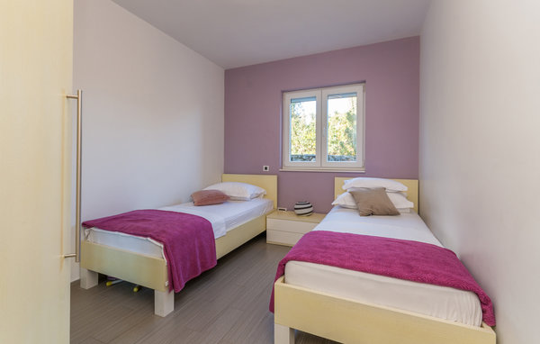 Semesterhus - Iz-Veli Iz , Kroatien - CDU540 603