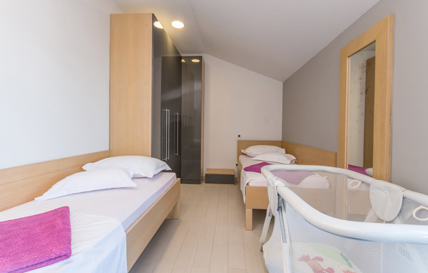 Semesterhus - Iz-Veli Iz , Kroatien - CDU540 606