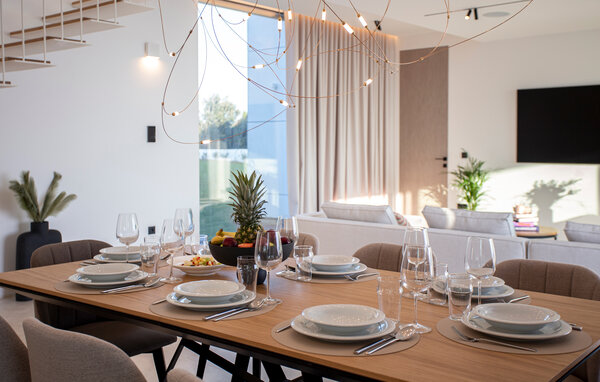 Holiday Home - Ugljan , Croatia - CDU679 404