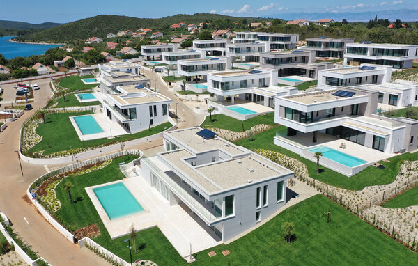 Ferienhaus - Ugljan , Kroatien - CDU681 82