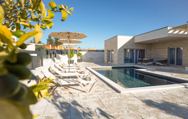 Semesterhus - Zadar- Smokovic , Kroatien - CDY464 1