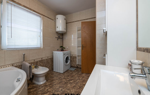 Semesterhus - Pula-Radeki Glavica , Kroatien - CIC016 702