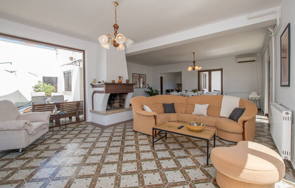 Holiday Home - Porec - Vrvari , Croatia - CID017 302