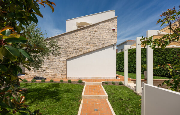 Holiday Home - Porec-Vabriga , Croatia - CID057 104