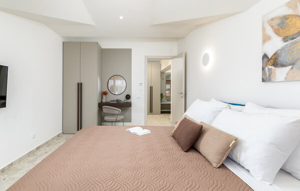 Apartment - Fazana , Croatia - CIF056 601