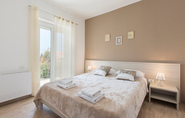 Apartment - Fazana , Croatia - CIF058 601