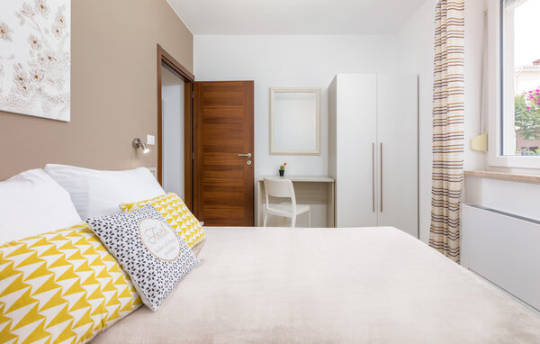 Apartment - Fazana , Croatia - CIF060 601