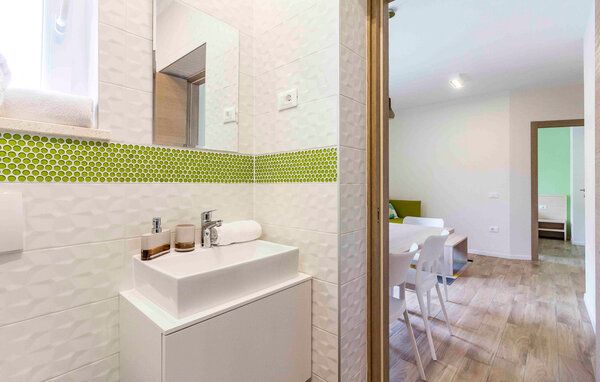 Apartment - Fazana , Croatia - CIF061 701