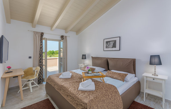 Vakantiehuis - Krnica , Kroatië - CIO190 601