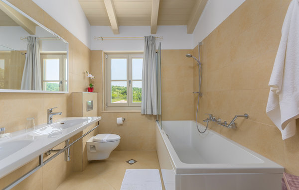 Vakantiehuis - Krnica , Kroatië - CIO190 608