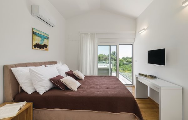 Domy wakacyjne - Krnica , Chorwacja - CIO213 601