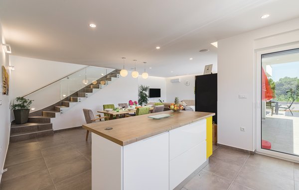 Domy wakacyjne - Krnica , Chorwacja - CIO213 402