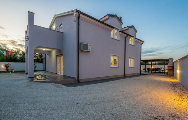 Feriehus - Pula , Kroatia - CIR234 82